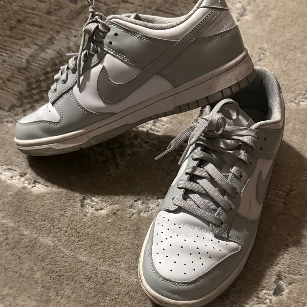 Nike Low Dunk white and gray women’s size 8 sneakers 👟 - Picture 3 of 6